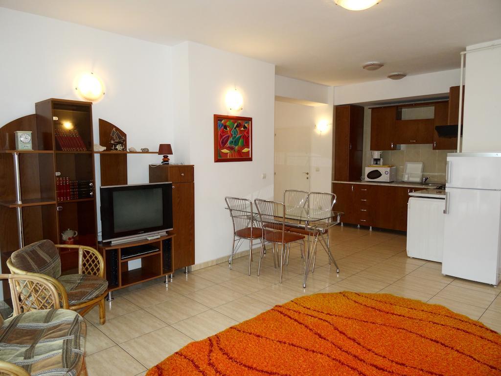 نيبتون Club Topaz Apartments الغرفة الصورة