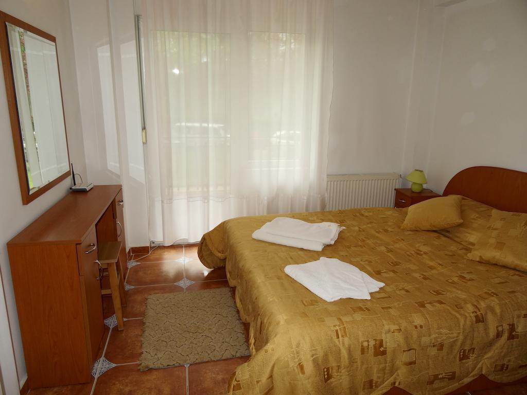 نيبتون Club Topaz Apartments الغرفة الصورة