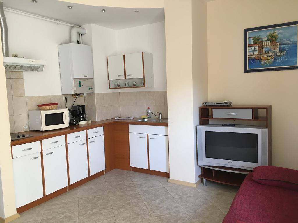 نيبتون Club Topaz Apartments الغرفة الصورة