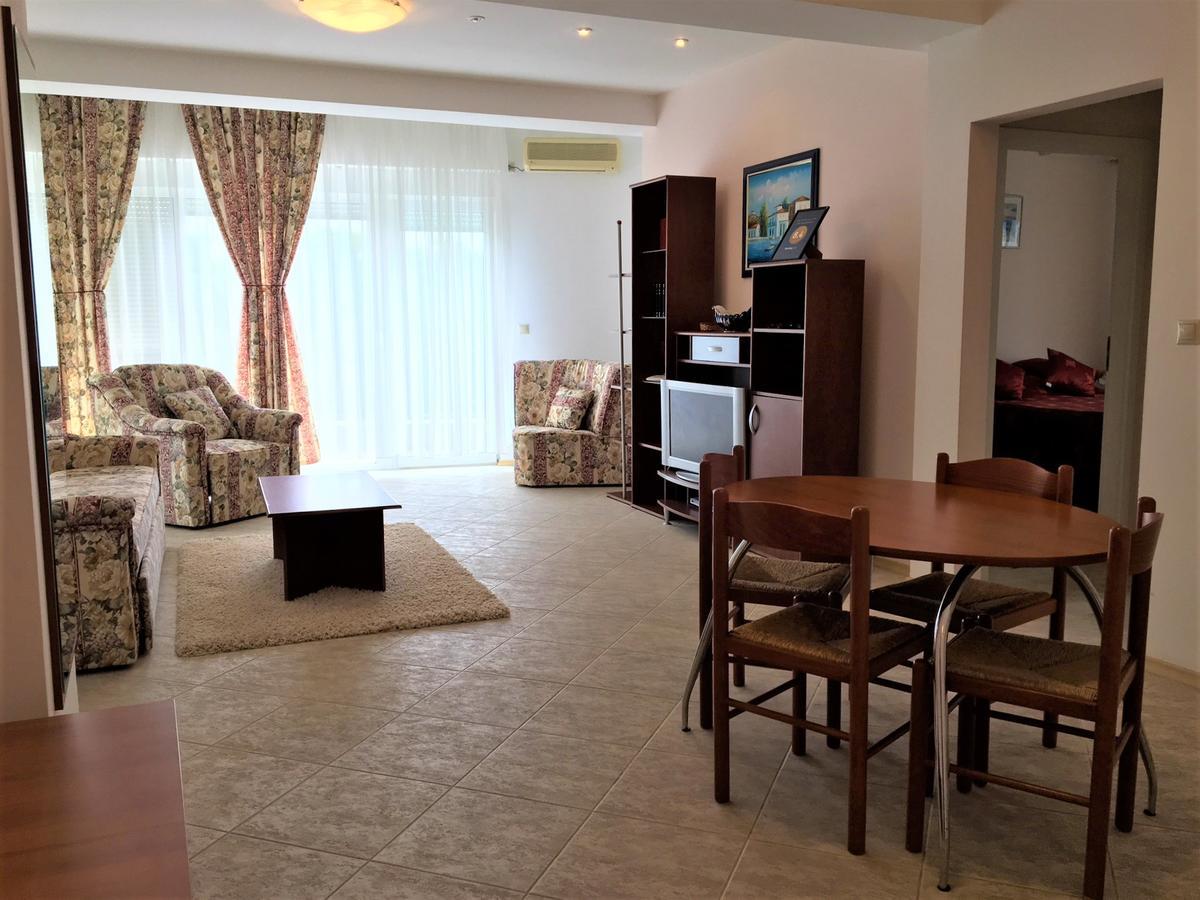 نيبتون Club Topaz Apartments المظهر الخارجي الصورة